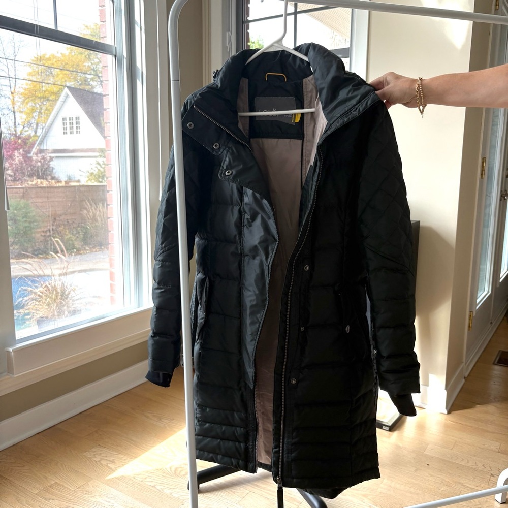 Lolë - Women's Black Hooded Puffer Coat